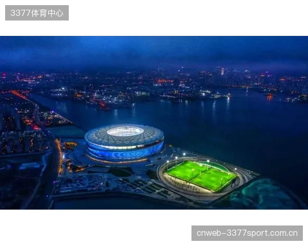 中国联通在大连梭鱼湾足球场部署的5G-A技术，实测显示下行峰值速率提升超过80%